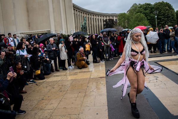 Every Type of Beauty: The All Sizes Catwalk Rocks Paris With Brave Fashion Choises - Sputnik International