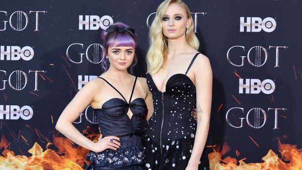 British actress Maisie Williams (L) and British actress Sophie Turner (R) arrive for the Game of Thrones eighth and final season premiere at Radio City Music Hall on April 3, 2019 in New York city. - Sputnik International