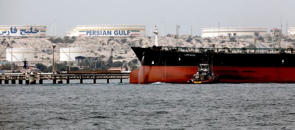 A picture taken on March 12, 2017, shows an Iranian tanker docking at the platform of the oil facility in the Khark Island, on the shore of the Gulf A picture taken on March 12, 2017, shows an Iranian tanker docking at the platform of the oil facility in the Khark Island, on the shore of the Gulf - Sputnik International