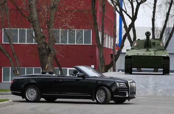 Cruisin' With the Top Down: Luxurious Aurus Senat Convertible Cruisin' With the Top Down: Luxurious Aurus Senat Convertible - Sputnik International