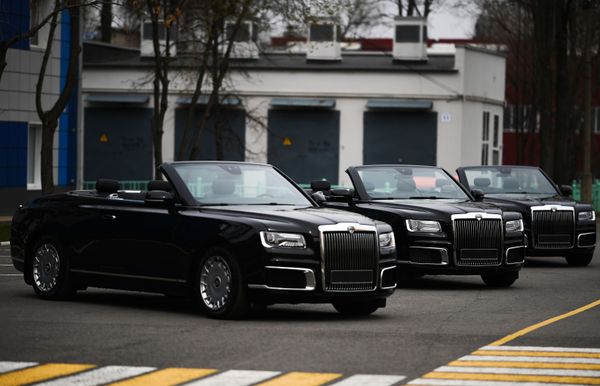 Cruisin' With the Top Down: Luxurious Aurus Senat Convertible Cruisin' With the Top Down: Luxurious Aurus Senat Convertible - Sputnik International