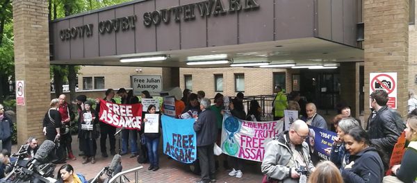 Assange Supporters Gather Outside London's Southwark Crown Court Assange Supporters Gather Outside London's Southwark Crown Court - Sputnik International