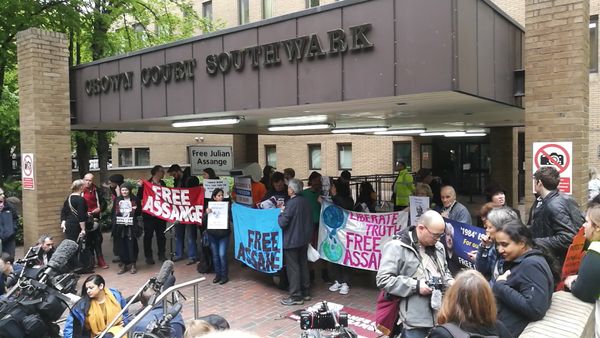 Assange Supporters Gather Outside London's Southwark Crown Court Assange Supporters Gather Outside London's Southwark Crown Court - Sputnik International