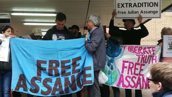 Assange Supporters Gather Outside London's Southwark Crown Court Assange Supporters Gather Outside London's Southwark Crown Court - Sputnik International