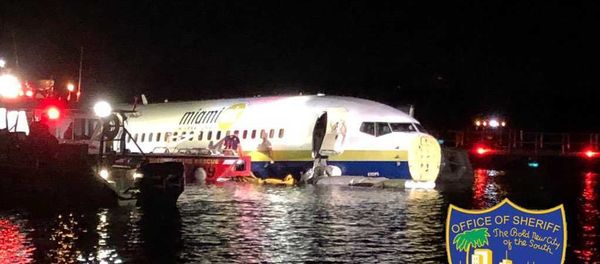 A commercial plane went into the river near Jacksonville, Florida A commercial plane went into the river near Jacksonville, Florida - Sputnik International