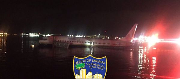 This handout image obtained courtesy of Jacksonville, Florida, Sheriff's Office on May 3, 2019, shows a Boeing 737 aircraft after it went off the runway at Naval Air Station Jacksonville. - Sputnik International