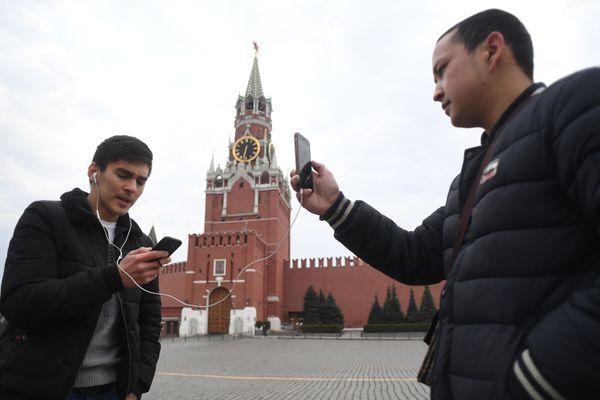 Young People Taking Pictures at the Red Square - Sputnik International