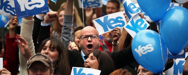 People react during a pro Scottish independence campaign rally, in central Glasgow, Scotland People react during a pro Scottish independence campaign rally, in central Glasgow, Scotland - Sputnik International