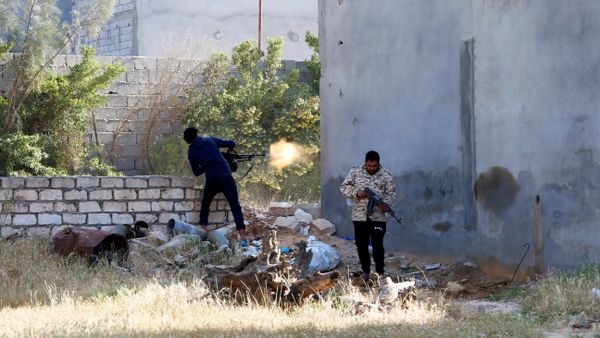 A member of the Libyan internationally-recognized government forces fires during a fight with Eastern forces in Ain Zara, Tripoli, Libya April 28, 2019 A member of the Libyan internationally-recognized government forces fires during a fight with Eastern forces in Ain Zara, Tripoli, Libya April 28, 2019 - Sputnik International
