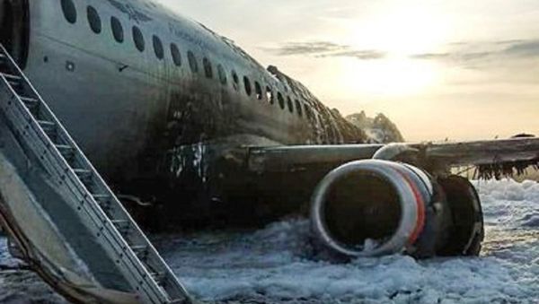 A view shows a damaged Aeroflot Sukhoi Superjet 100 passenger plane after an emergency landing at Moscow's Sheremetyevo airport, Russia May 5, 2019 - Sputnik International