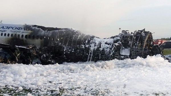 A view shows a damaged Aeroflot Sukhoi Superjet 100 passenger plane after an emergency landing at Moscow's Sheremetyevo airport, Russia May 5, 2019 - Sputnik International