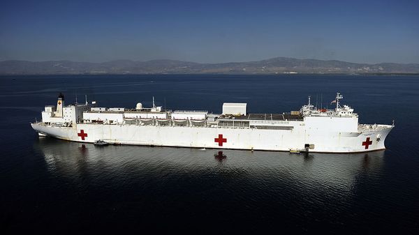 The Military Sealift Command hospital ship USNS Comfort - Sputnik International