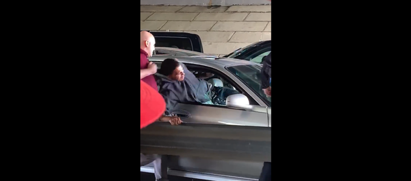 Missouri's St. Ann Police Department comes under fire after detective yanks unarmed passenger from vehicle involved in car chase. - Sputnik International