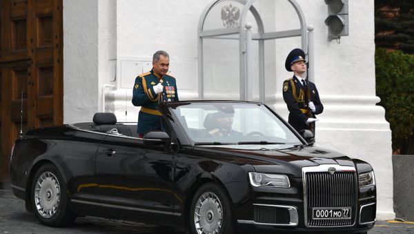 Shoigu at the military parade - Sputnik International