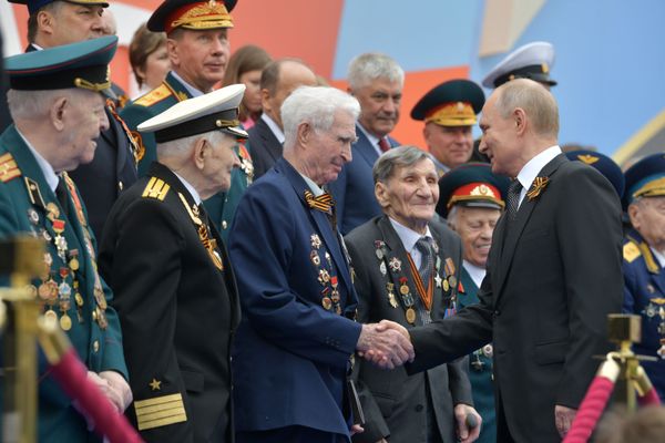 Russian President Vladimir Putin Greets Veterans Russian President Vladimir Putin Greets Veterans - Sputnik International