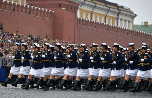 Russian Servicewomen in the Victory Day Parade Russian Servicewomen in the Victory Day Parade - Sputnik International