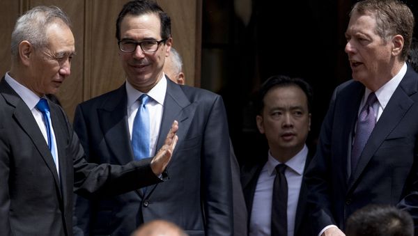 Treasury Secretary Steve Mnuchin, second from left, and United States Trade Representative Robert Lighthizer, right, speak with Chinese Vice Premier Liu He, left, as he departs the Office of the United States Trade Representative in Washington, Friday, May 10, 2019. Treasury Secretary Steve Mnuchin, second from left, and United States Trade Representative Robert Lighthizer, right, speak with Chinese Vice Premier Liu He, left, as he departs the Office of the United States Trade Representative in Washington, Friday, May 10, 2019. - Sputnik International