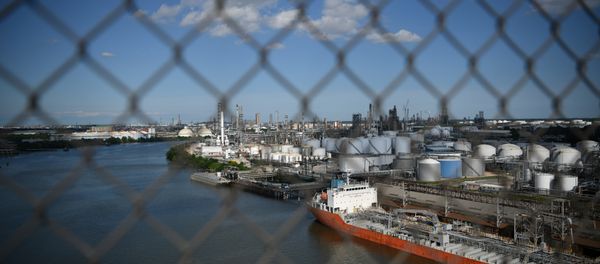 The Houston Ship Channel and adjacent refineries, part of the Port of Houston, are seen in Houston - Sputnik International