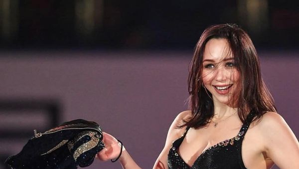 Russian ‘striptease’ figure skater Elizaveta Tuktamysheva during 2018 Skate Canada Grand Prix perfomance - Sputnik International