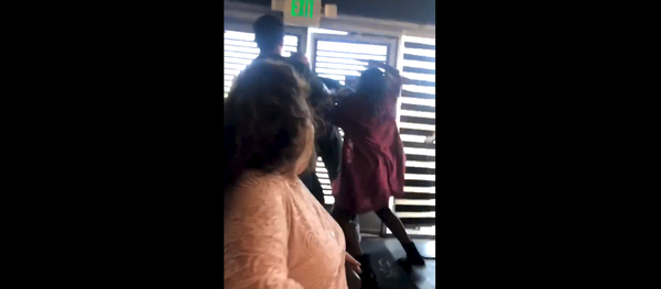 Brawl erupts at California sushi restaurant after man has racist outburst - Sputnik International
