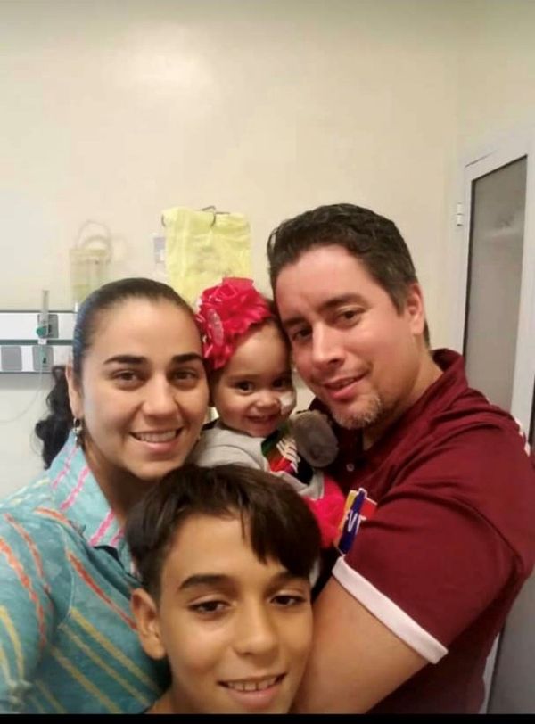 Isabella's family had to leave everything behind in Venezuela and move to Buenos Aires so their daughter could undergo a life-saving liver transplant that was funded by Venezuela. - Sputnik International