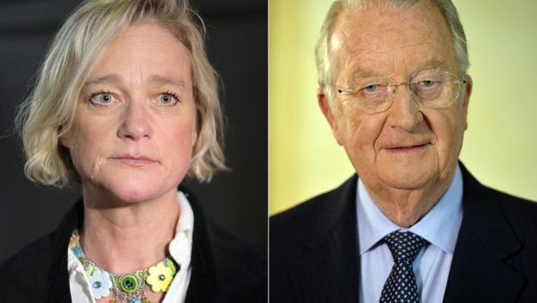 (COMBO) This combination of pictures created on April 26, 2018 shows Belgian artist Delphine Boel (L) on April 26, 2018 arriving for a session at the Appeal Court in Brussels to request the appeal of the case contesting the paternity of her father Jacques Boel and asking for the recognition of the paternity of King Albert II and a file photo taken on July 3, 2013 - Sputnik International