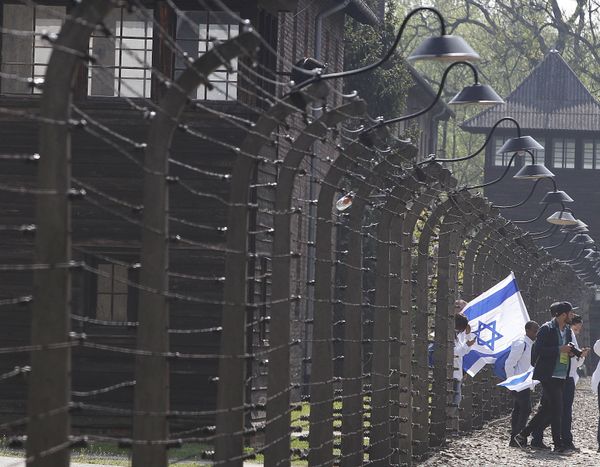 'Auschwitz Has Better Food:' Aussie Café Owned by Holocaust Survivor Kin Targeted by Online Trolls 'Auschwitz Has Better Food:' Aussie Café Owned by Holocaust Survivor Kin Targeted by Online Trolls - Sputnik International