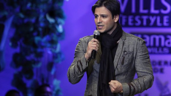 Bollywood actor Vivek Oberoi speaks at the Wills Lifestyle India Fashion Week Autumn Winter 2012 in New Delhi, India, Friday, Feb. 17, 2012 - Sputnik International