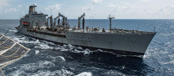 Military Sealift Command fleet replenishment oiler USNS Walter S. Diehl (T-AO 193) pulls alongside hospital ship USNS Mercy (T-AH 19) to deliver supplies and mail by a connected replenishment in the South China Sea August 15, 2016 Military Sealift Command fleet replenishment oiler USNS Walter S. Diehl (T-AO 193) pulls alongside hospital ship USNS Mercy (T-AH 19) to deliver supplies and mail by a connected replenishment in the South China Sea August 15, 2016 - Sputnik International
