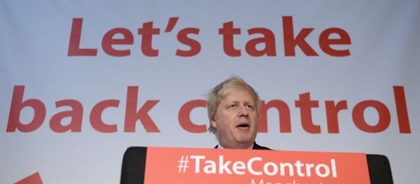 Boris Johnson at the podium during a Vote Leave event during the 2016 Brexit referendum - Sputnik International