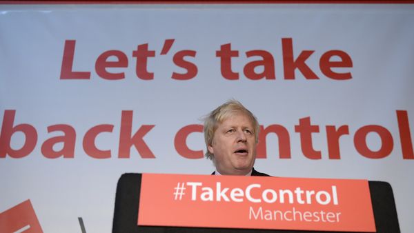 Boris Johnson at the podium during a Vote Leave event during the 2016 Brexit referendum - Sputnik International