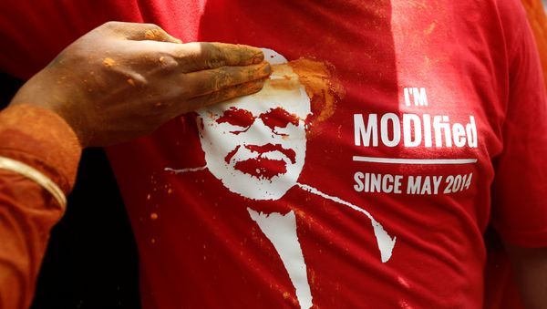 BJP supporters celebrate after learning the initial election results outside the party headquarters in New Delhi, India, May 23, 2019 BJP supporters celebrate after learning the initial election results outside the party headquarters in New Delhi, India, May 23, 2019 - Sputnik International