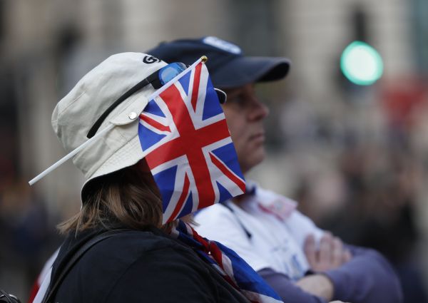 A protester wears a British union flag as people gather near parliament during Brexit demonstrations in London, Friday March 29, 2019. A protester wears a British union flag as people gather near parliament during Brexit demonstrations in London, Friday March 29, 2019. - Sputnik International