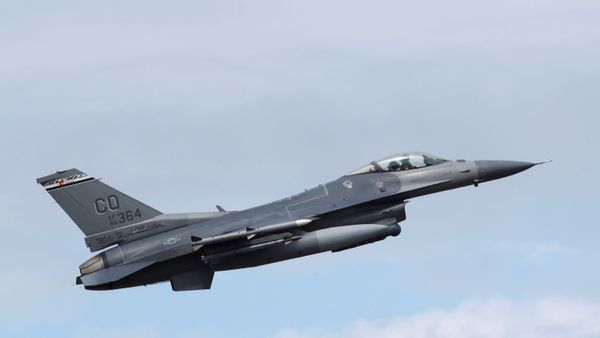 A US Air Force F-16 jet during a NATO exercise in Estonia, June 12, 2018 - Sputnik International
