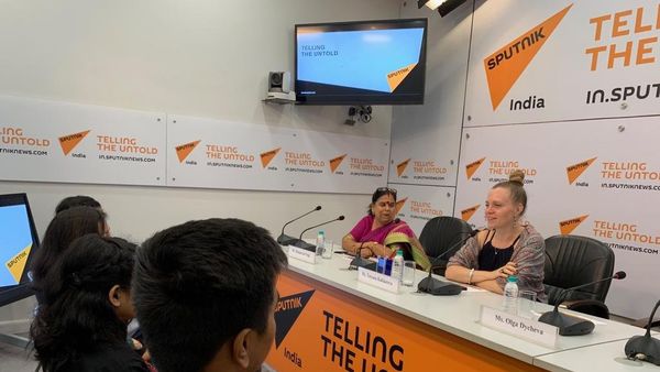 SputnikPro holds in-person session for young journalists in New Delhi SputnikPro holds in-person session for young journalists in New Delhi - Sputnik International