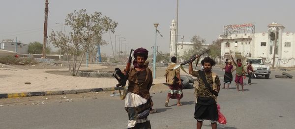 Yemeni pro-government forces gather in the port city of Hodeida on December 17, 2018. - Sputnik International