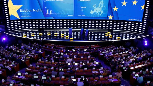 Exit poll results are displayed on a screen at the Plenary Hall during the election night for European elections at the European Parliament in Brussels, Belgium, May 26, 2019 - Sputnik International