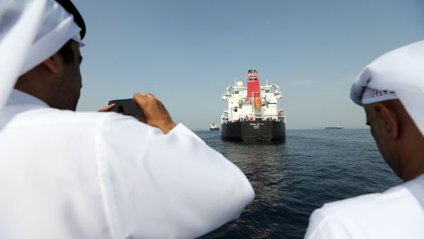 Port officials take a photo of a damaged Andrea Victory ship at the Port of Fujairah, United Arab Emirates, May 13, 2019 Port officials take a photo of a damaged Andrea Victory ship at the Port of Fujairah, United Arab Emirates, May 13, 2019 - Sputnik International