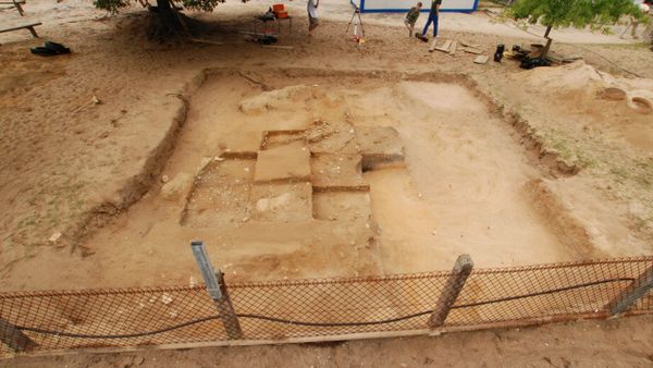 An unremarkable prehistoric burial mound near Bordeaux - Sputnik International