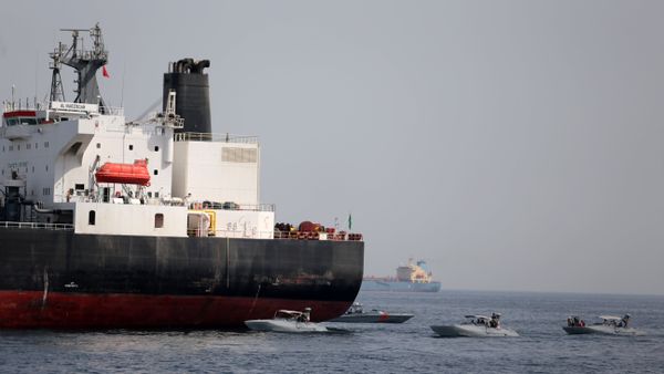 UAE Navy boats are seen next to the Saudi tanker Al Marzoqah off the Port of Fujairah, UAE, May 13, 2019 UAE Navy boats are seen next to the Saudi tanker Al Marzoqah off the Port of Fujairah, UAE, May 13, 2019 - Sputnik International