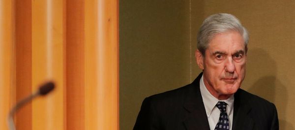 US Special Counsel Robert Mueller arrives to make his first public comments on his investigation into Russian interference in the 2016 US presidential election - Sputnik International