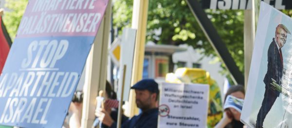 Participants in the anti-Israeli al-Quds demonstration in Berlin, Germany Saturday June 1, 2019 - Sputnik International