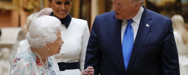 Britain's Queen Elizabeth speaks to U.S President Donald Trump and First Lady Melania Trump as they view U.S memorabilia from the Royal Collection, at Buckingham Palace, London, Monday, June 3, 2019 Britain's Queen Elizabeth speaks to U.S President Donald Trump and First Lady Melania Trump as they view U.S memorabilia from the Royal Collection, at Buckingham Palace, London, Monday, June 3, 2019 - Sputnik International