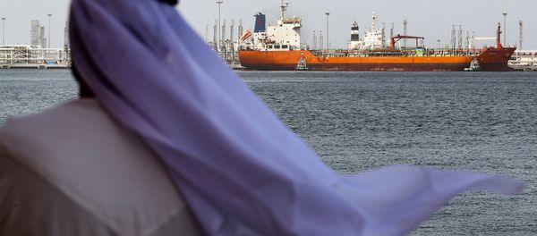 An Emirati man looks on at the port of Fujairah in the Gulf Emirate, on May 13, 2019 An Emirati man looks on at the port of Fujairah in the Gulf Emirate, on May 13, 2019 - Sputnik International