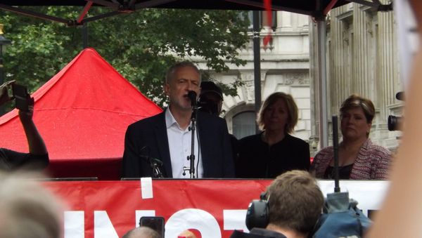 Jeremy Corbyn at anti-Trump rally - Sputnik International