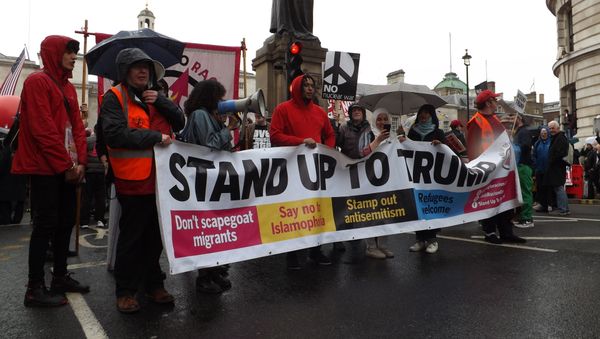 People march through London's streets to protest against Donald Trump visit People march through London's streets to protest against Donald Trump visit - Sputnik International