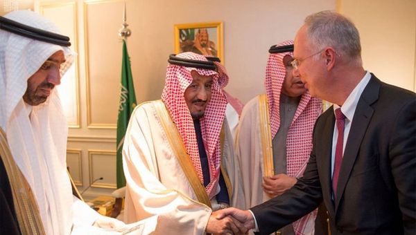 CEO of RDIF Kirill Dmitriev and the Custodian of the Two Holy Mosques CEO of RDIF Kirill Dmitriev and the Custodian of the Two Holy Mosques - Sputnik International