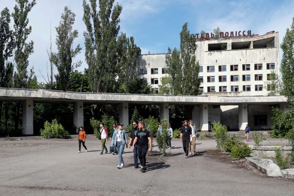 Visitors Walk in the Abandoned City of Pripyat - Sputnik International