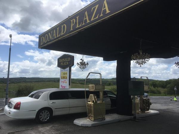 A gourmet petrol station along the route to Trump’s resort is ‘Donald Plaza’ - Sputnik International