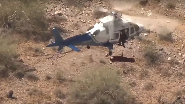 Video shows helicopter rescue of injured hiker - Sputnik International